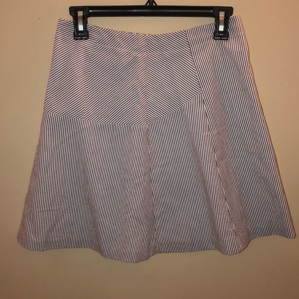 Loft sear sucker blue and white skirt